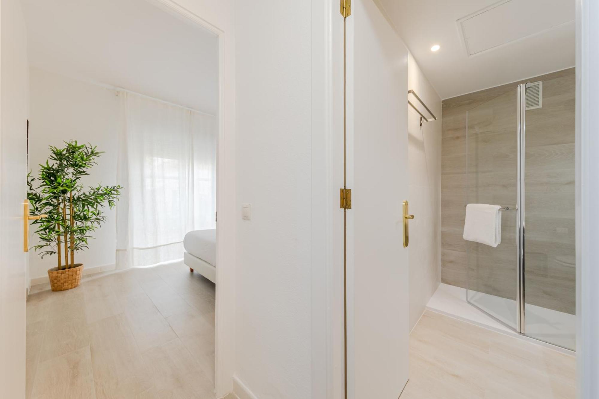 Isg Apartments Becquer Free Parking Inside The Building Sevilla Eksteriør bilde