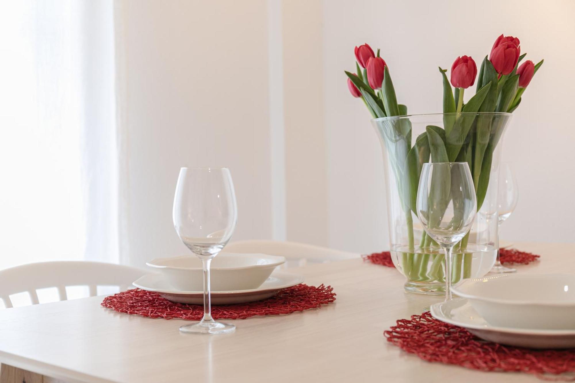 Isg Apartments Becquer Free Parking Inside The Building Sevilla Eksteriør bilde